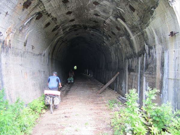 Туннель на японской узкоколейке